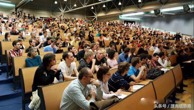 布拉格大学商学院,东欧最好的大学
