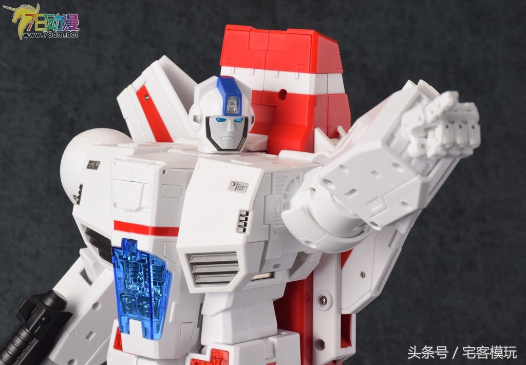 变形金刚3atoys大黄蜂,变形金刚淘宝擎天柱天火套装测评