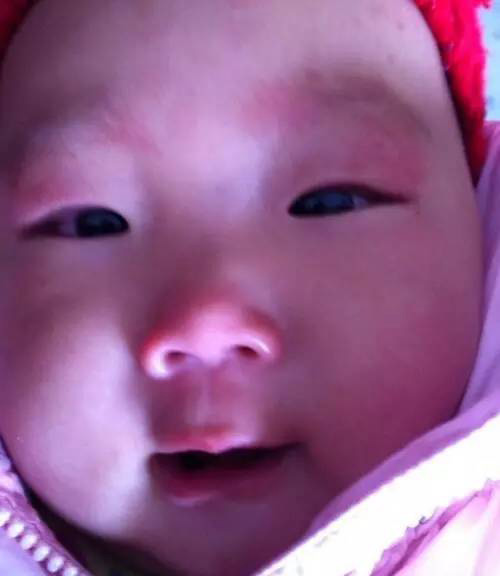 宝宝满月眉毛被剃光了怎么办,满月宝宝被奶奶剃光眉毛