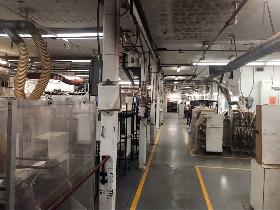 极速快报:弘力乐器2017加拿大Godin吉他工厂参观第一天