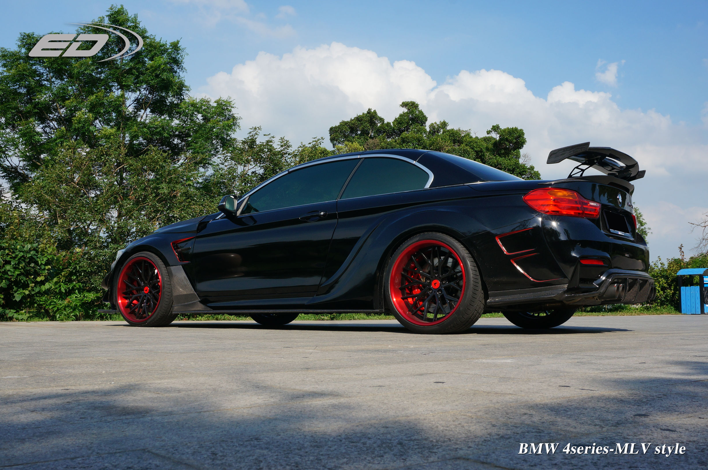 极速蓝宝马4系敞篷,21款宝马4系敞篷展示