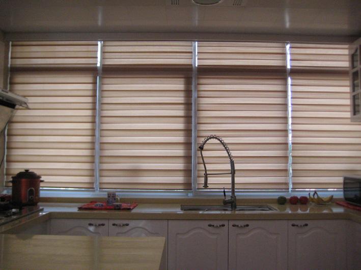 厨房窗户加不加纱网,厨房窗户有必要安窗帘吗