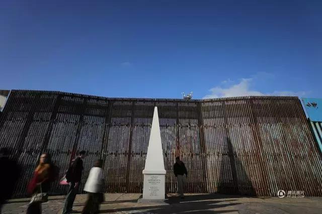 没看先给六颗星，中国人不敢干的事这对情侣全干了