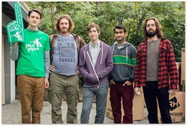 摆张足球桌就以为有所谓的互联网范，说实话这LOW极了