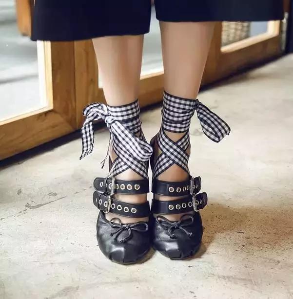 集优雅与舒适于一身的芭蕾鞋,时尚圈火炸天的芭蕾舞鞋