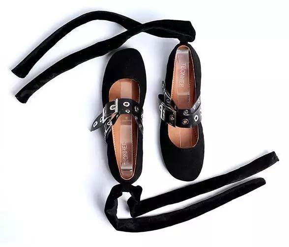 这双芭蕾鞋不跳舞，只是穿起来逆天的好看！