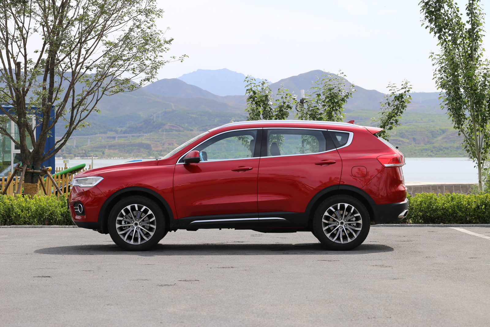 哈弗h6国潮版1.5t自动豪华版测评,哈弗h6国潮版1.5t冠军版整体评测