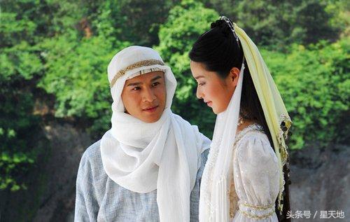 从最丑的“*妇情**”,脱变成为天才设计师,颖儿的星路并不是很顺利