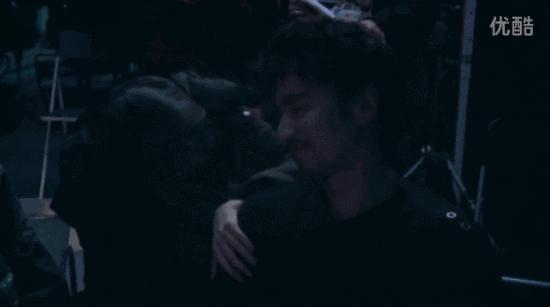 从面瘫视帝到哭戏之王，曾被骂丑八怪的他，不但演技了得，还娶了国民女神！