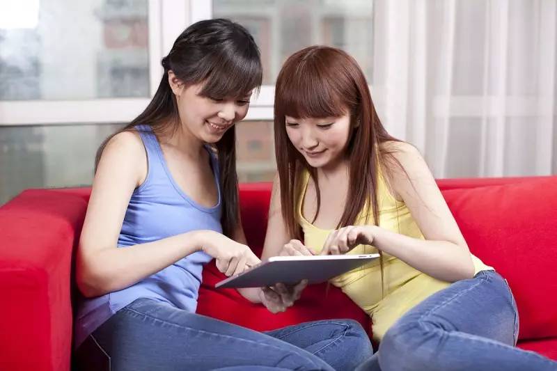 老板，近视是工伤！研究表明，越努力工作的人视力越差