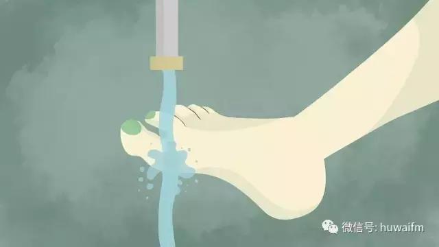 脚上长了水泡怎样才会好得快,一只脚上长水泡是什么原因引起的
