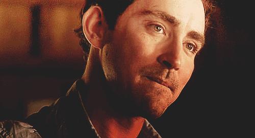 买假鞋有必要吗,实体店买的假鞋和真的区别大吗