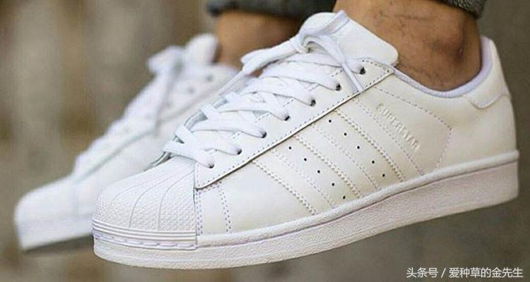 adidas哪个系列适合宽脚休闲鞋,绿尾小白鞋adidas有没有过时
