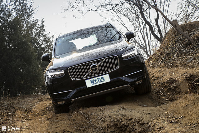 大众途锐对比沃尔沃xc90,大众途锐越野测试xc90