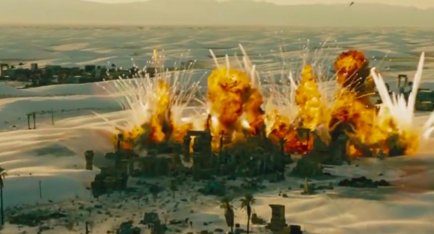 和《变形金刚》里的爆炸相比,《速激8》简直弱爆了