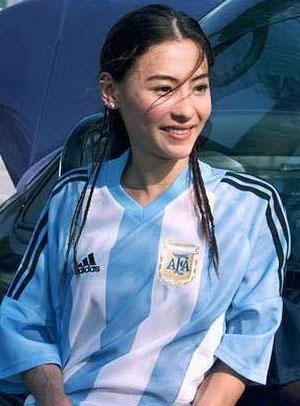 娱乐圈球迷真多!鹿晗最爱曼联一人父亲竟是国脚曾参加奥运会