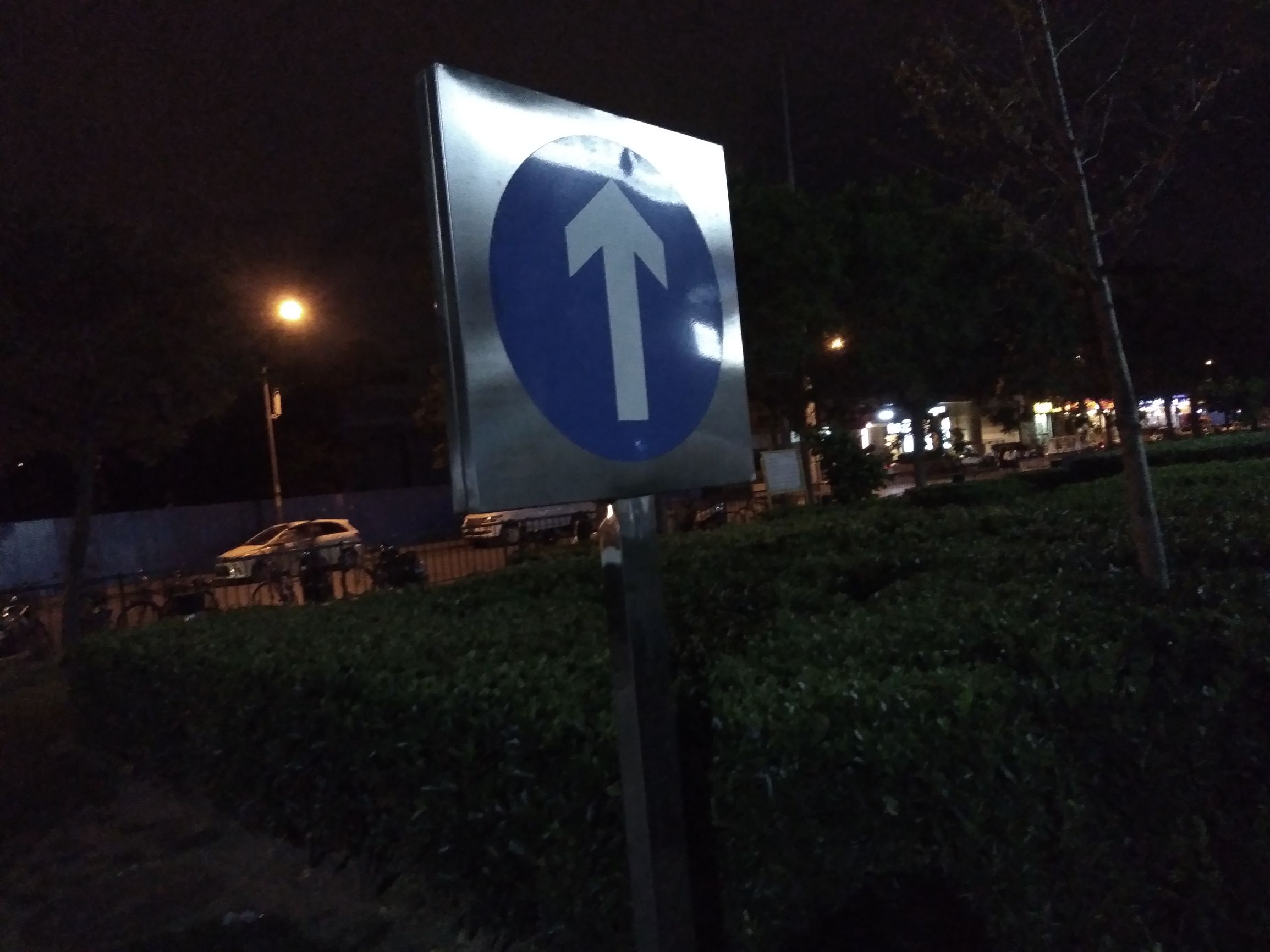 中低端手机流畅,中低端稳60帧的手机