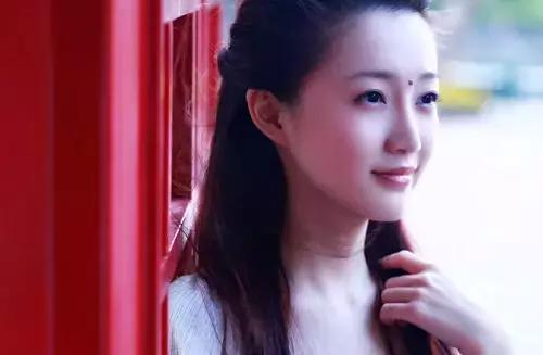 哪些明星在深圳读中学,哪个明星高中是在深圳读书的