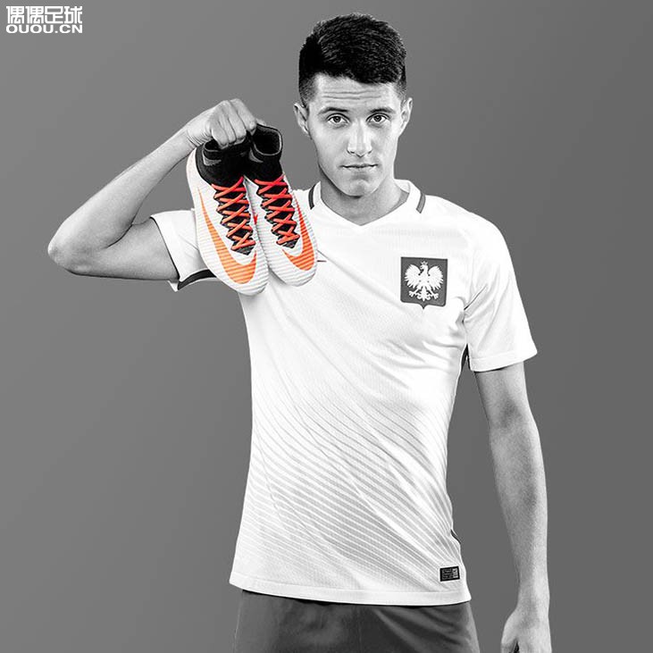 nike足球鞋最新配色,nikeid定制有什么鞋