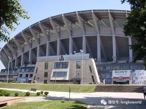 私奔到马其顿，为了一场皇马曼联的轰轰烈烈的爱情