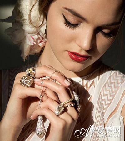 从女孩到成熟的蜕变,从女孩到女人从青涩到成熟