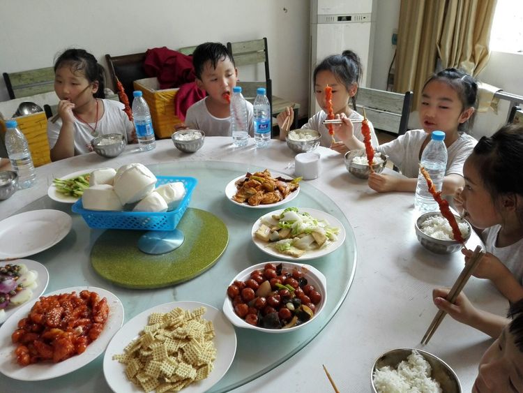 幼儿园毕业班夏令营活动,幼儿园大班毕业夏令营走进小学