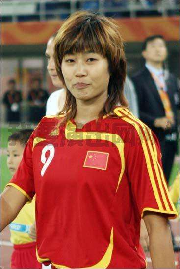 不知你是否还记得这位女足射手，曾经入围世界足球小姐候选，如今是天津权健老总助理