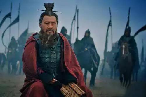曹操为什么穷尽一生三分天下,曹操的一生功过是非