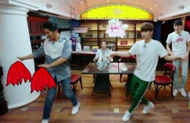 鹿晗cosplay跳舞,鹿晗搞怪做示范