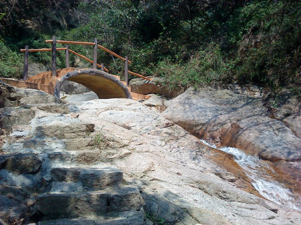 鲁山画眉谷附近哪里有好玩的地方,鲁山画眉谷景区免费的景点