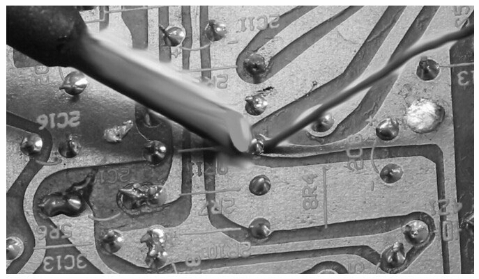 有了电烙铁还需要什么,电烙铁焊接电路板技巧和方法