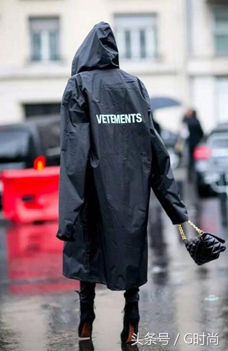 今年流行的雨衣搭配,雨衣各式各样好看不