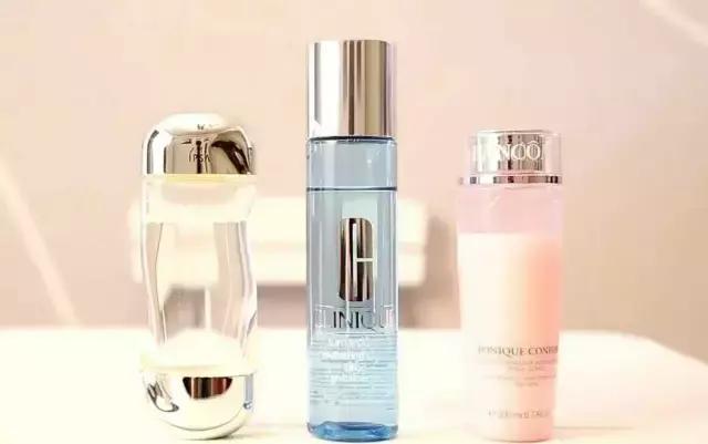 假冒化妆品最新案例,大批化妆品真假