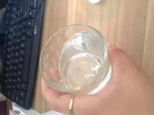 假冒化妆品最新案例,大批化妆品真假