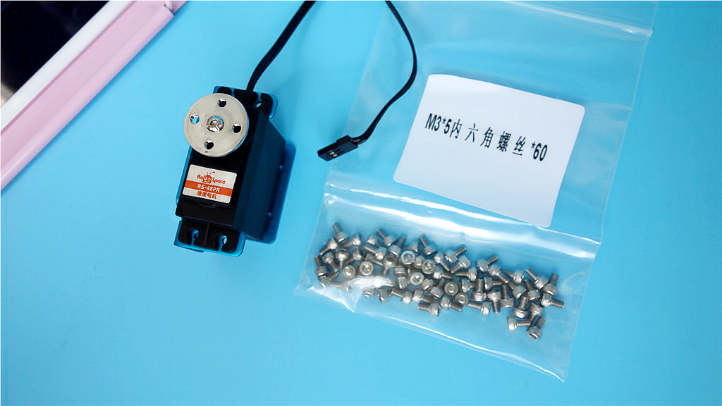 行进、踢球、摇头晃脑样样行，DIY、编程、智能交互个个棒