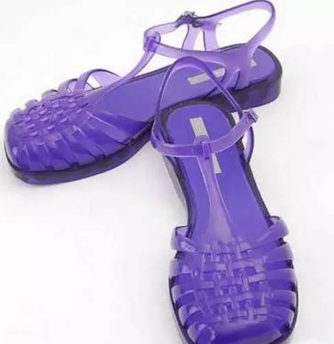 香奈儿两万三的凉鞋,香奈儿凉鞋值得买吗