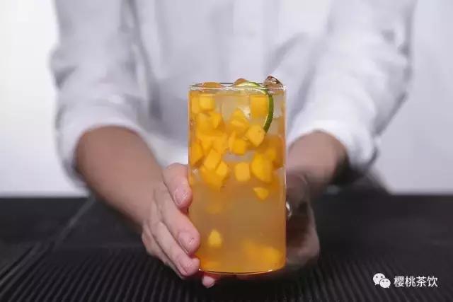 草莓味力娇酒调酒配方大全,蓝橙力娇酒调酒配方大全