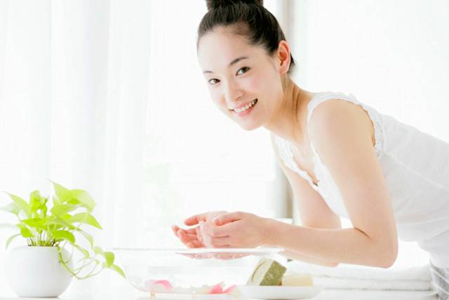 女人是水做的,女人是水做的这句话怎么理解