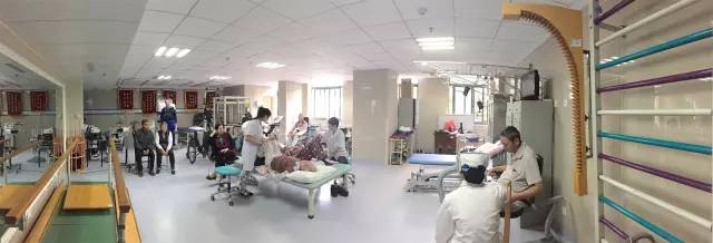 偏瘫老人康复训练,老人偏瘫3年康复训练视频