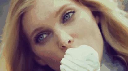 维秘秀上的大胸*党**们