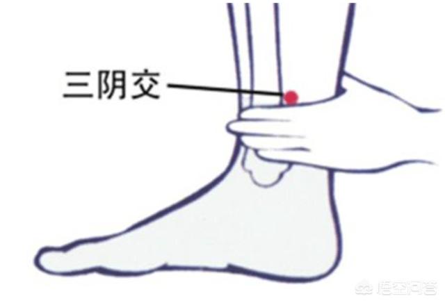 女朋友痛经男生让她多喝热水,女友痛经医生说多喝热水