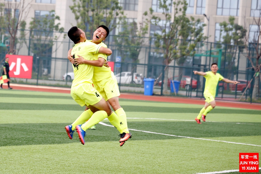 军营里的足球比赛,你从未见过的足球赛完整版