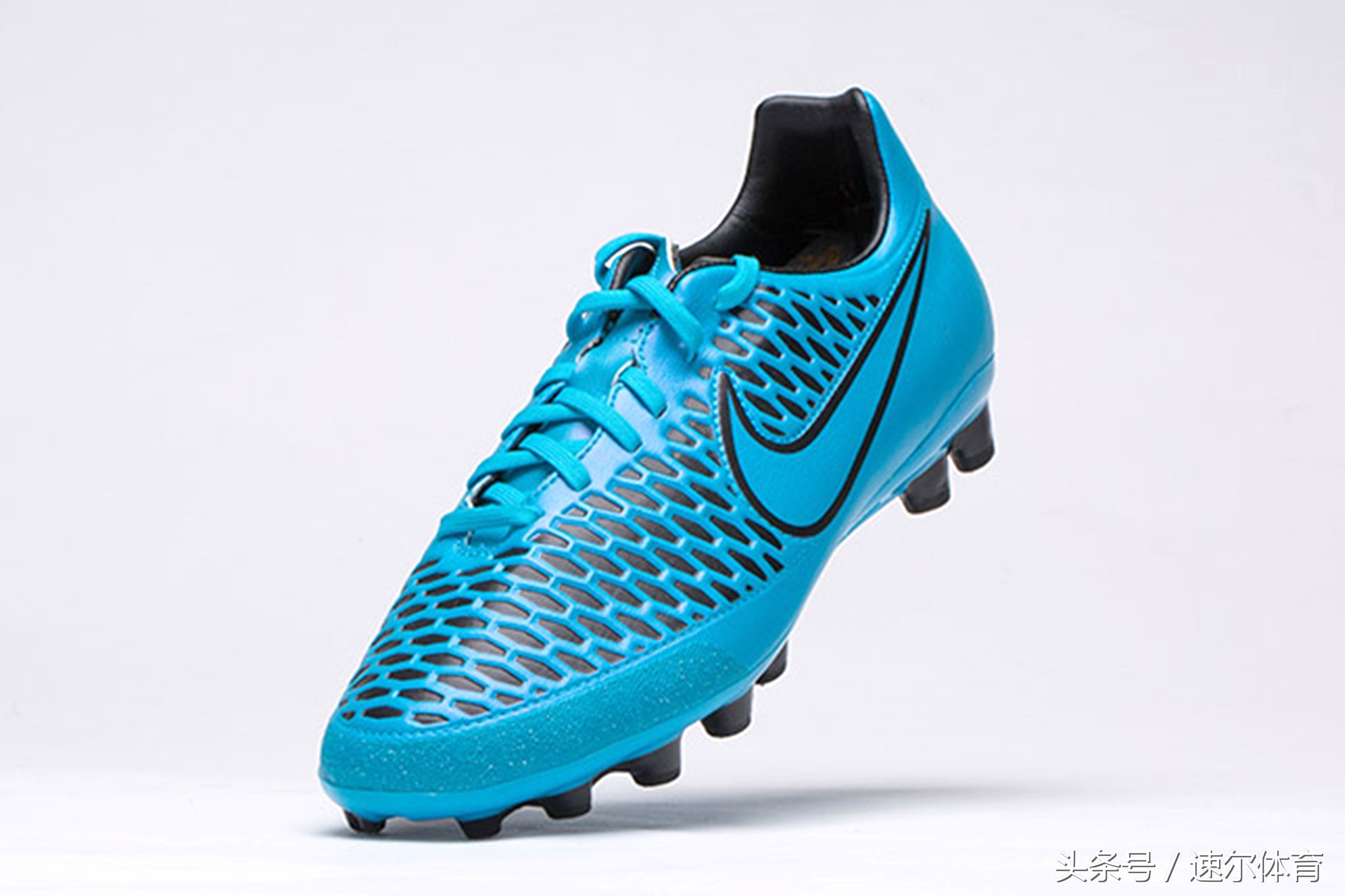 500块能买什么顶级足球鞋,500元以内的足球鞋推荐