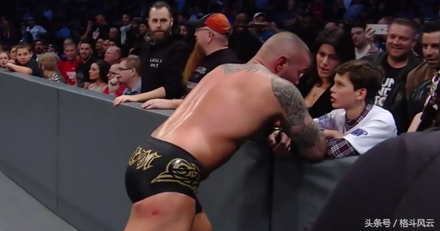 wwe选手温情,wwe正派vs反派4v4