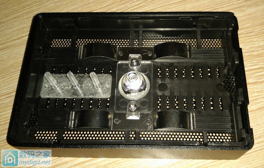 不黑不吹！艾客优品,AKITIOUSB3.1双盘位硬盘箱拆解简评