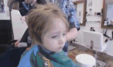 理发小孩哭的上不来气,为什么宝宝理发会哭