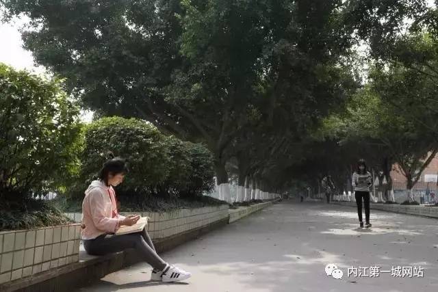 想穿校服,内江六中校服