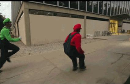 搞笑gif趣图这是真把姑娘惹怒了啊,三个二货搞笑图片