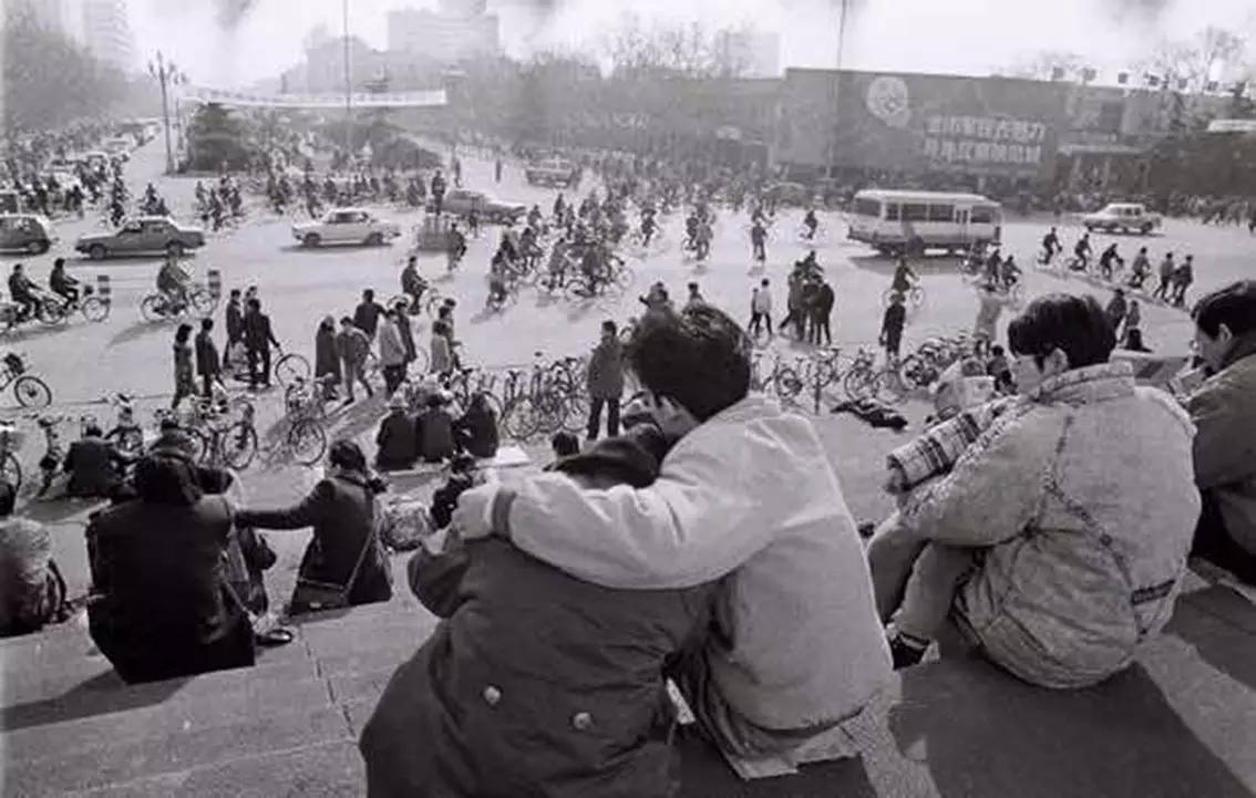 20年弹指一挥间的感慨,20年弹指一挥间的下一句