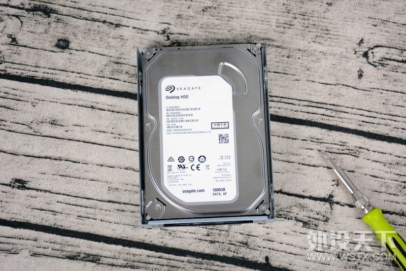 这才是游戏手机该有什么样的样子,微星宙斯盾钛3主机